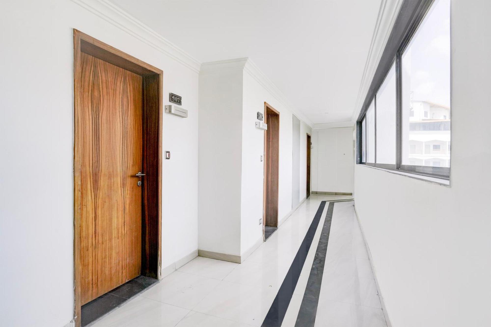 Super Townhouse Oak Bharuch Near Railway Station Formerly Hotel Kohinoor المظهر الخارجي الصورة