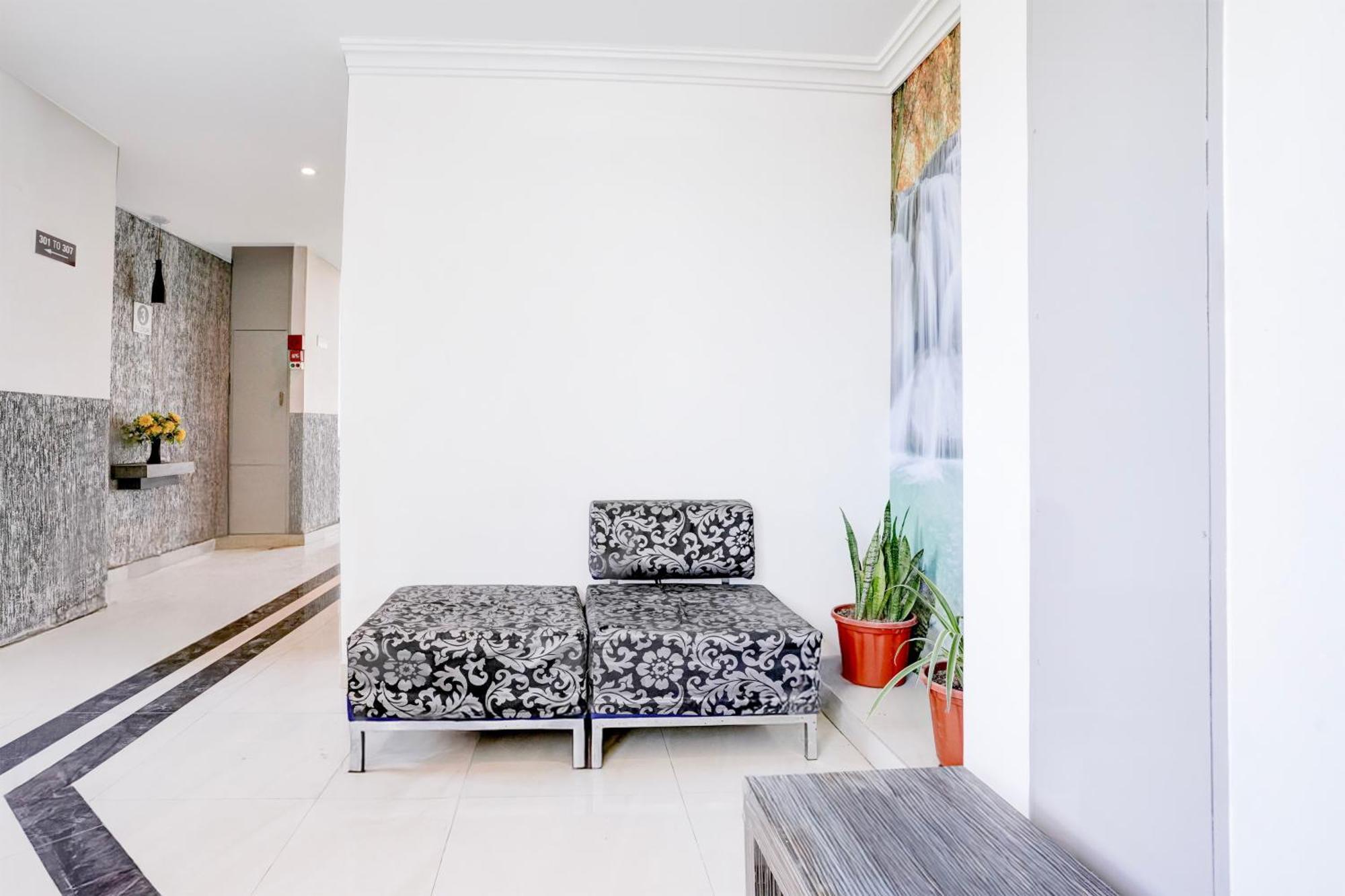Super Townhouse Oak Bharuch Near Railway Station Formerly Hotel Kohinoor المظهر الخارجي الصورة