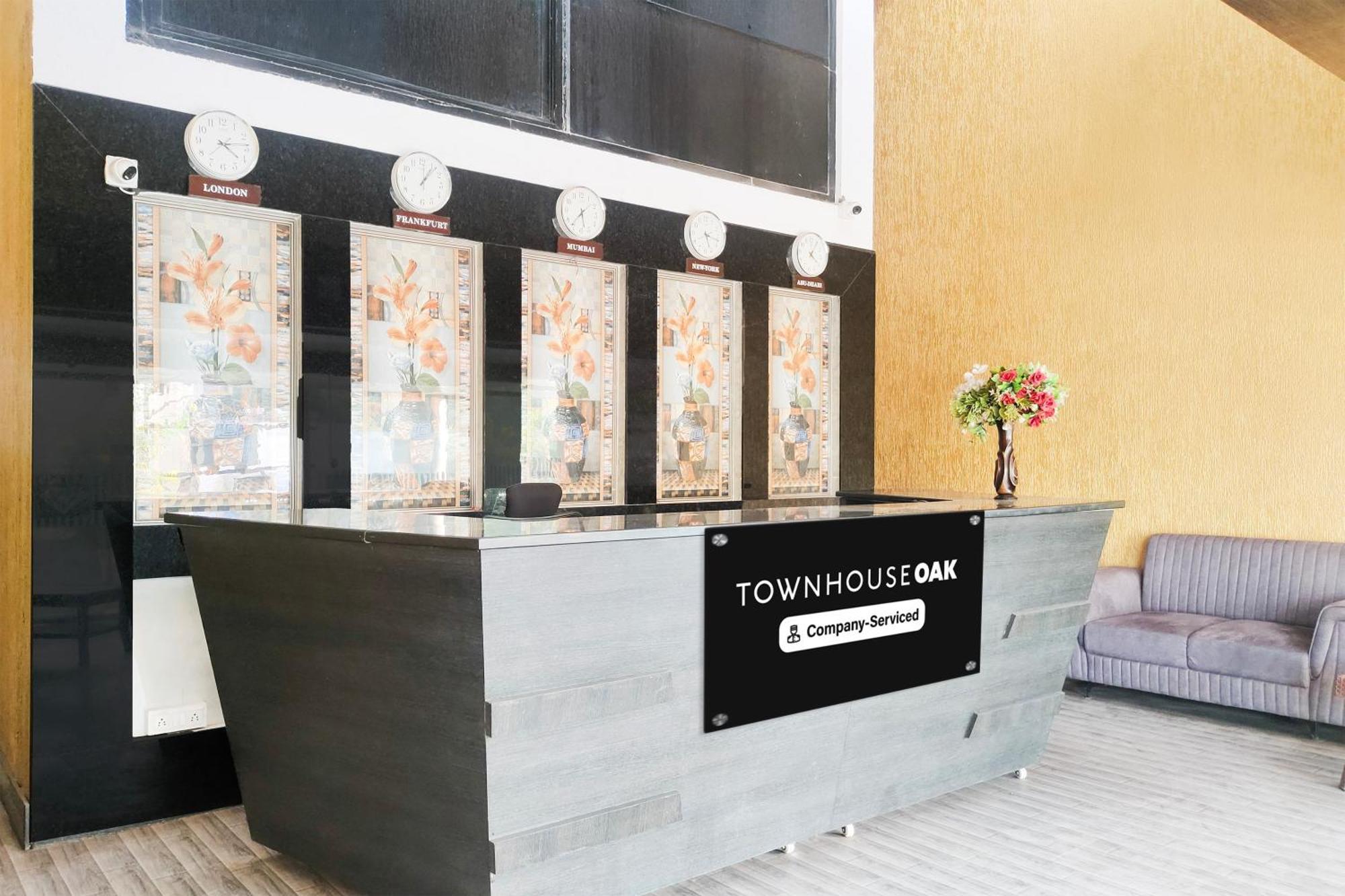 Super Townhouse Oak Bharuch Near Railway Station Formerly Hotel Kohinoor المظهر الخارجي الصورة