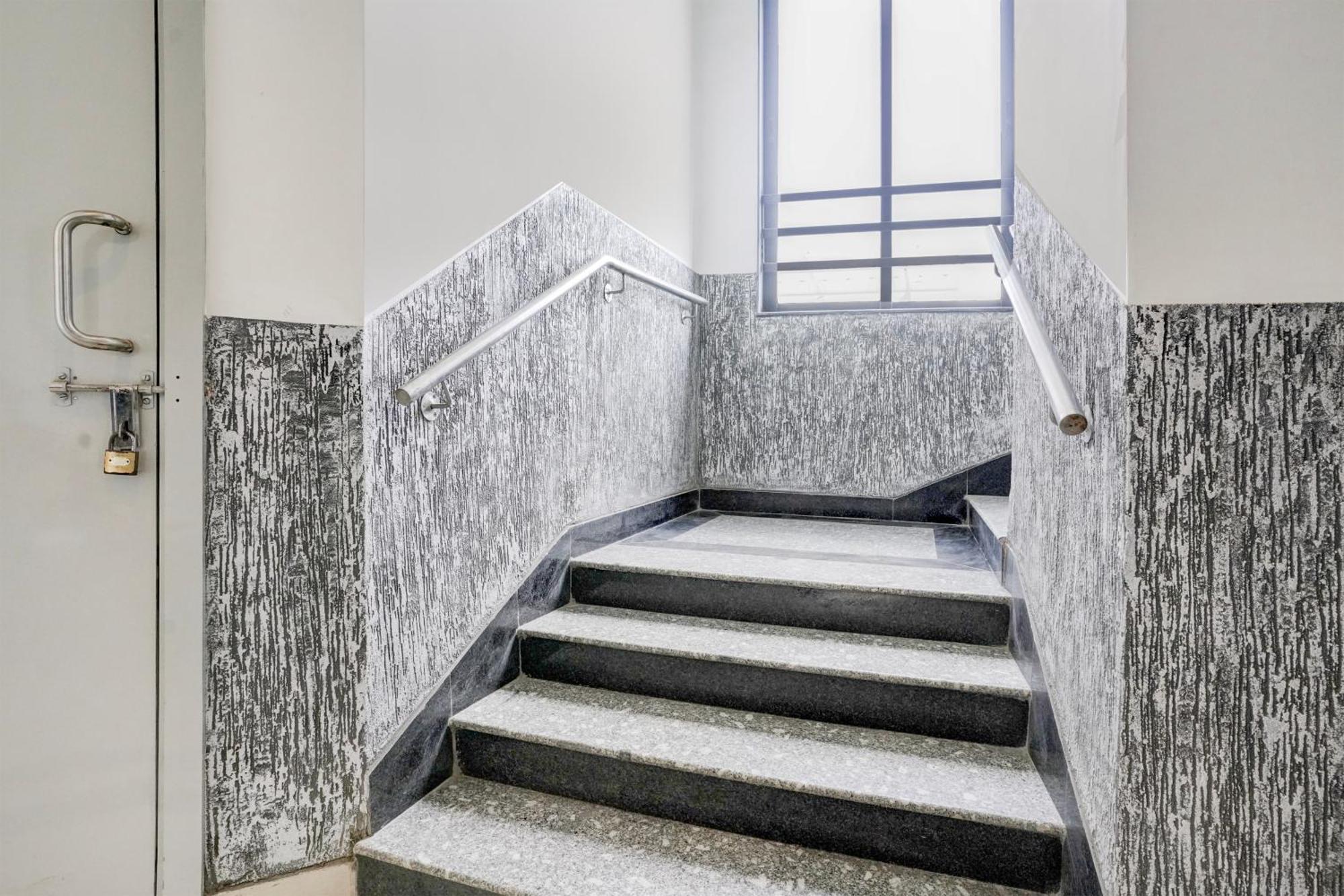 Super Townhouse Oak Bharuch Near Railway Station Formerly Hotel Kohinoor المظهر الخارجي الصورة